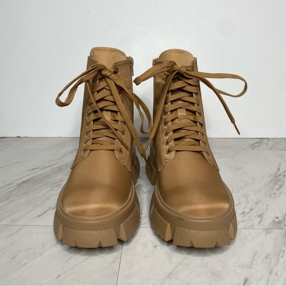 Steve Madden Thora Tan Chunky Lug Sole Lace Up Boot 9M - Picture 2 of 14